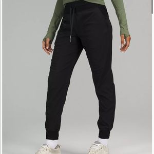 LULULEMON Beyond the Studio Jogger